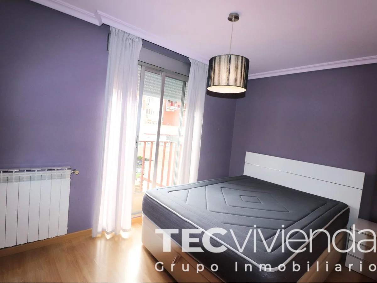 REF 07-26: AMPLIO APARTAMENTO EN ALQUILER | CALLE MOQUETAS | VALDEACEDERAS