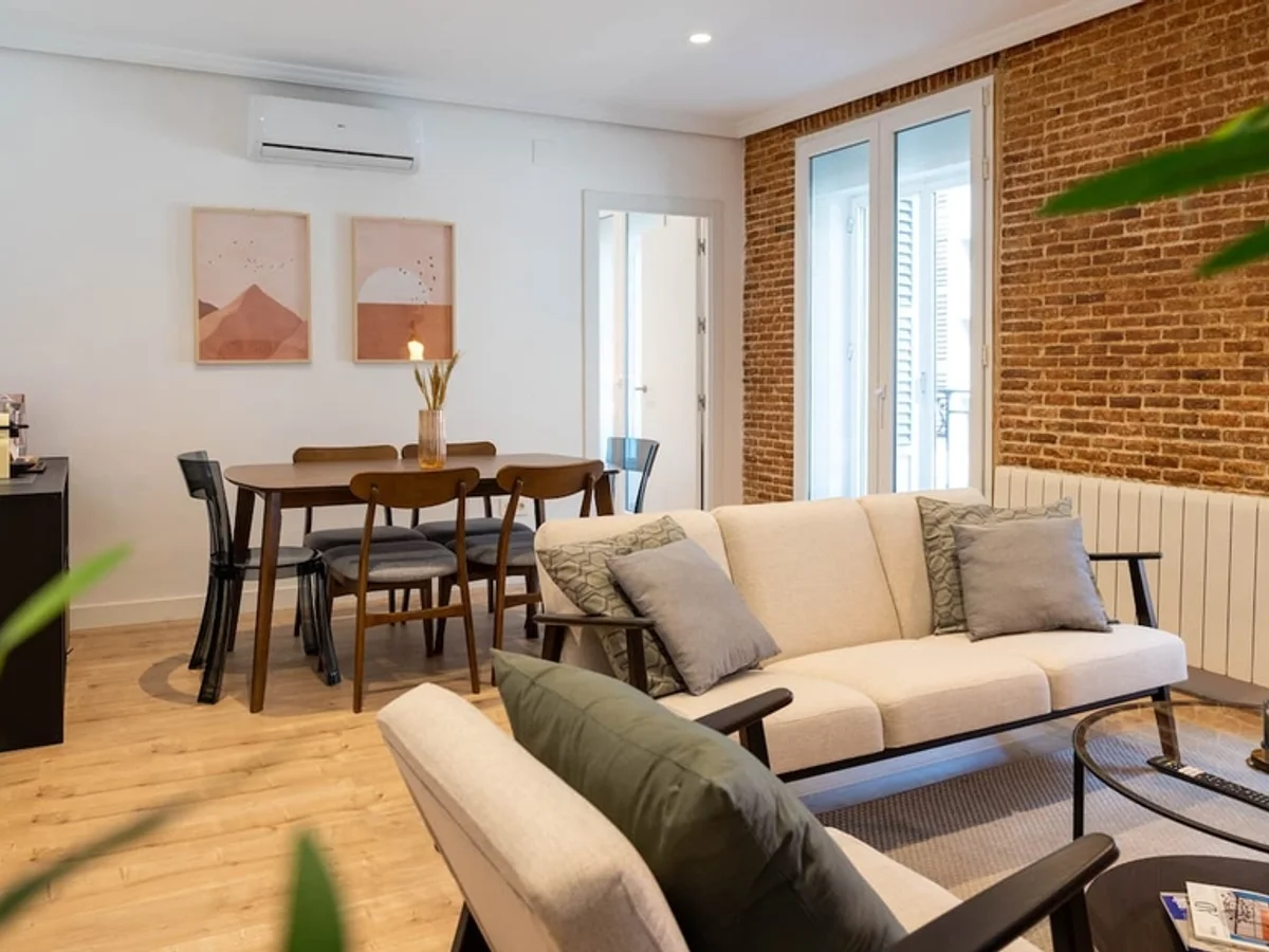 Spacious apartment in the center