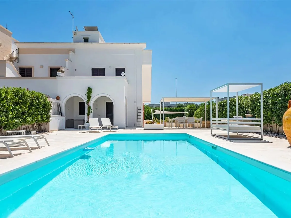 Venta Villa Fasano Pezze di Greco, Pozzo Faceto, Montalbano