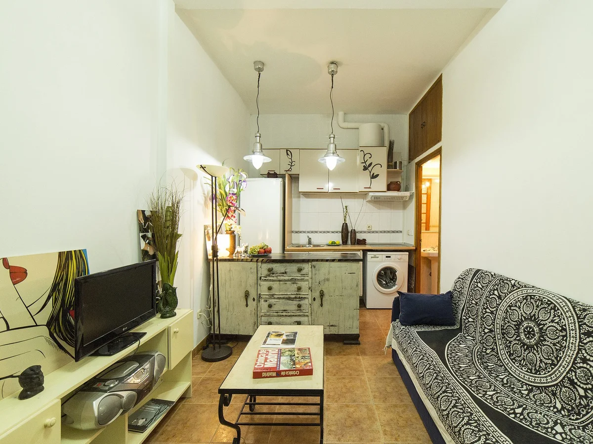 Apartment In Calle Divino Pastor – Malasaña – Centro – Madrid