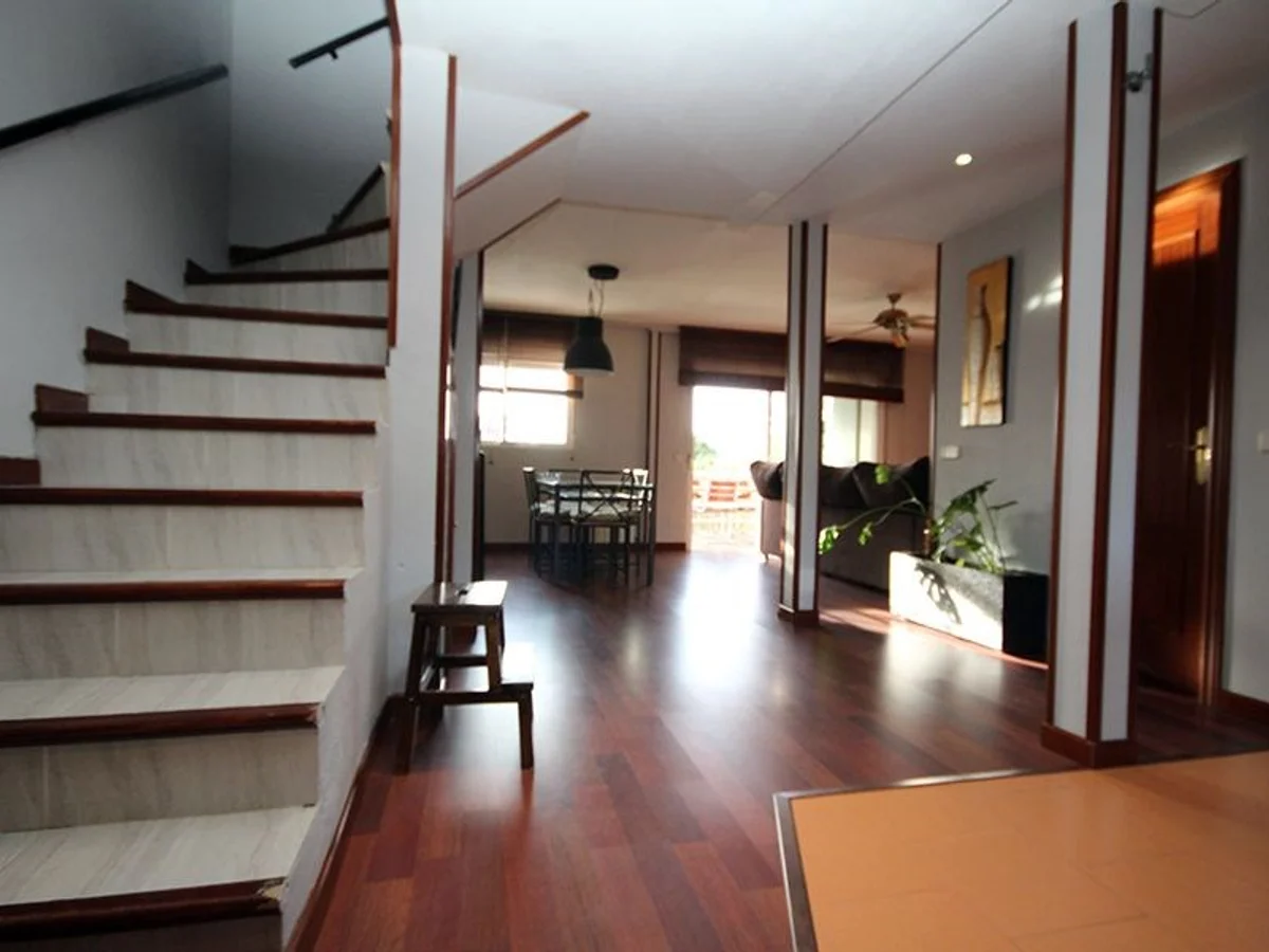 TOWNHOUSE. NAVALAFUENTE 4 Habitaciones - 200 m²